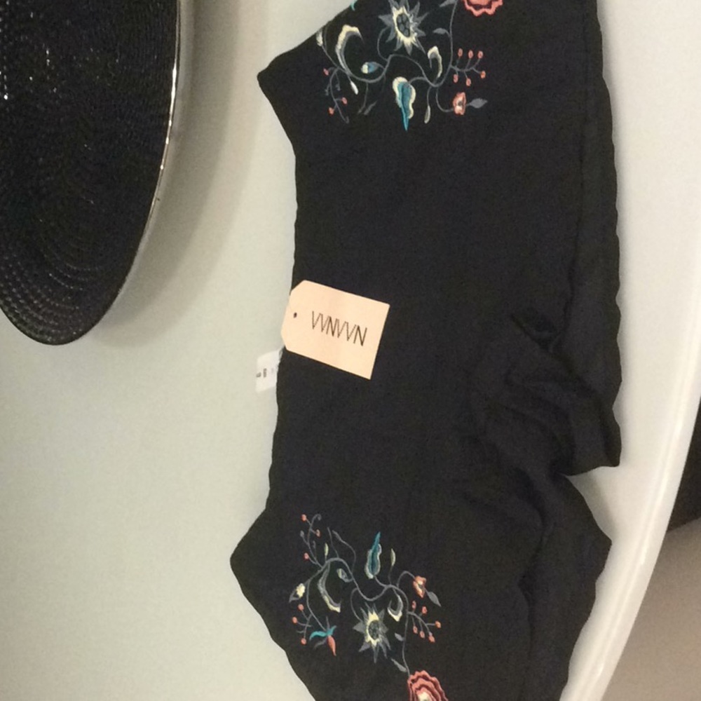 Embroidered black shorts